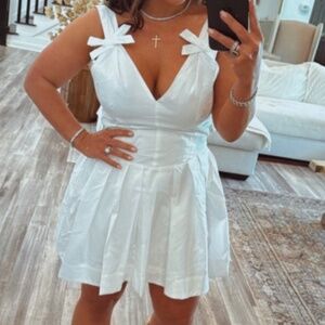 NWT Eesome White Bow mini dress